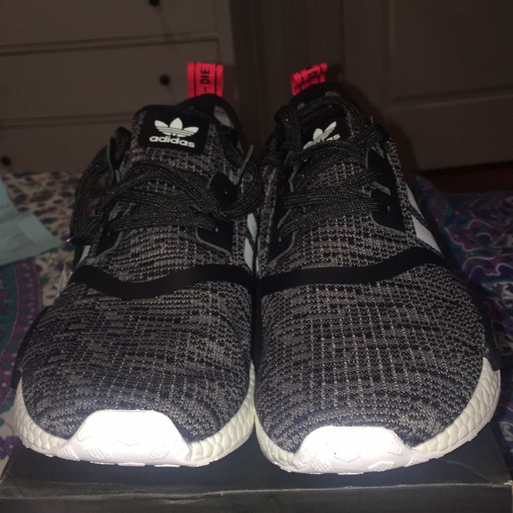NMD_R2 Dark Grey
